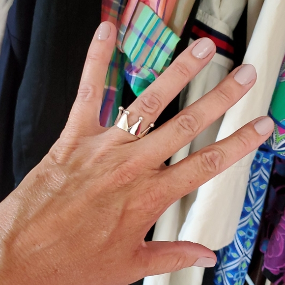 Sterling silver 925 queen's crown ring. Size 7. - Picture 5 of 8